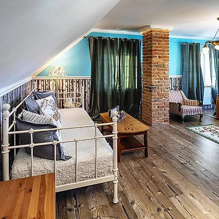 Hotel Chateau Nightingales 4*