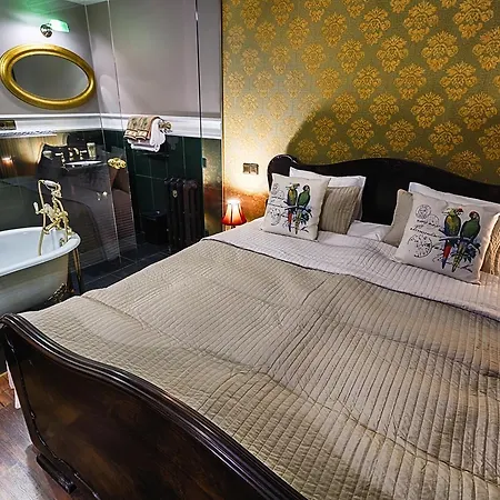 Hotel Chateau Nightingales 4*