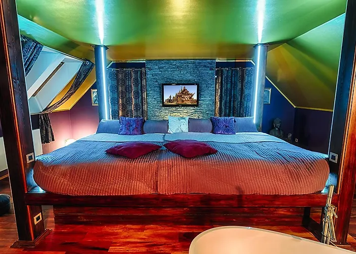 Hotel Chateau Nightingales 4*
