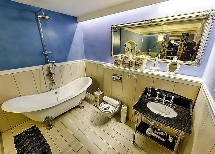 Hotel Chateau Nightingales 4*