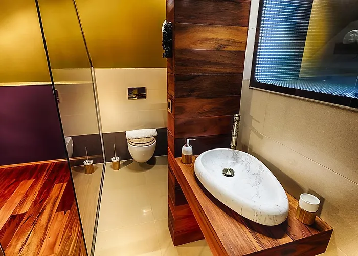 Hotel Chateau Nightingales 4*